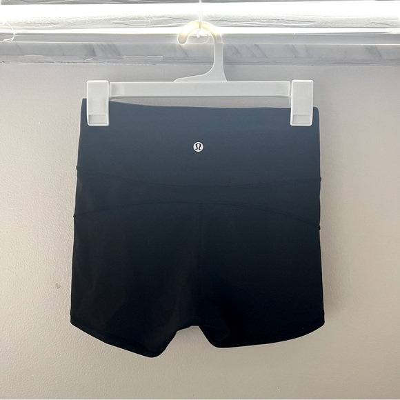 LULULEMON black spandex biker shorts, size 6 - Picture 1 of 6